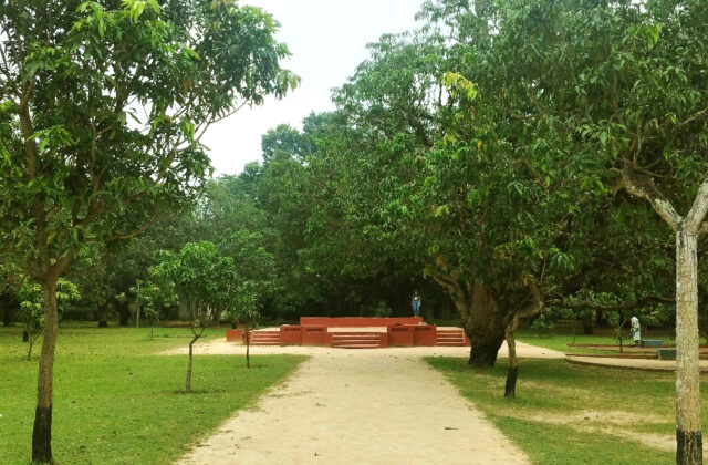 Amrakunja in Santiniketan (Bolpur)